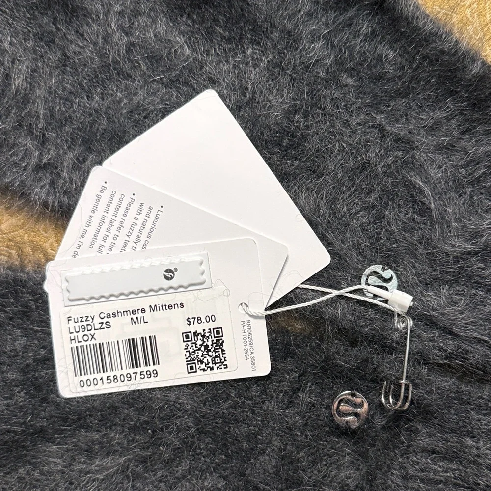 NWT Women’s Lululemon Fuzzy Cashmere Mittens Medium Large Heathered Light Oxide